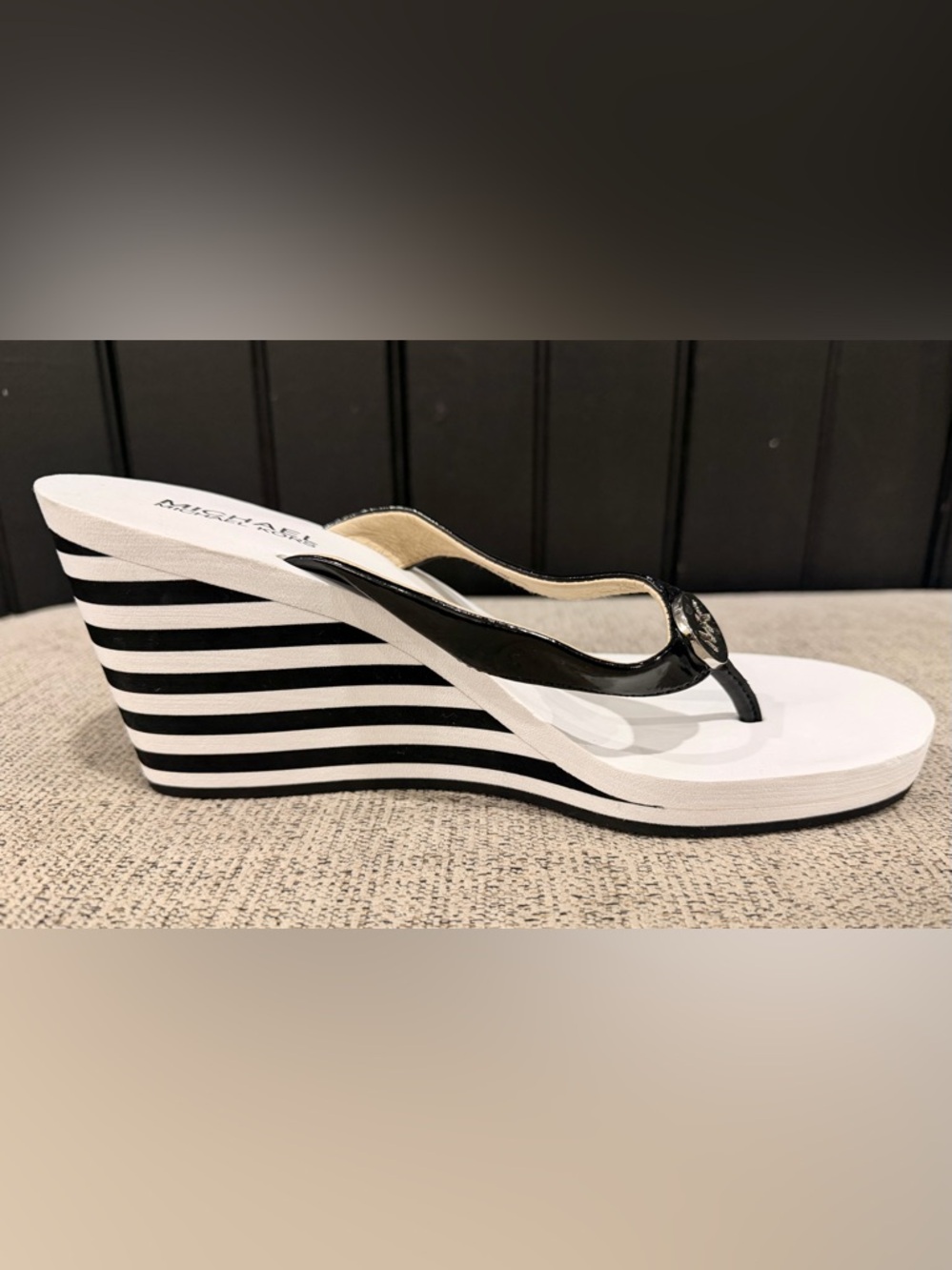 Michael Kors Black and White Striped Wedge Thong Sandals Size 7.5 - Picture 5 of 10